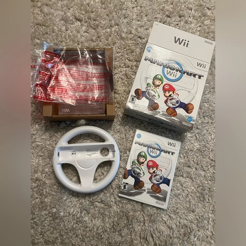 Nintendo Wii White Steering Wheel with Mario Kart Game
